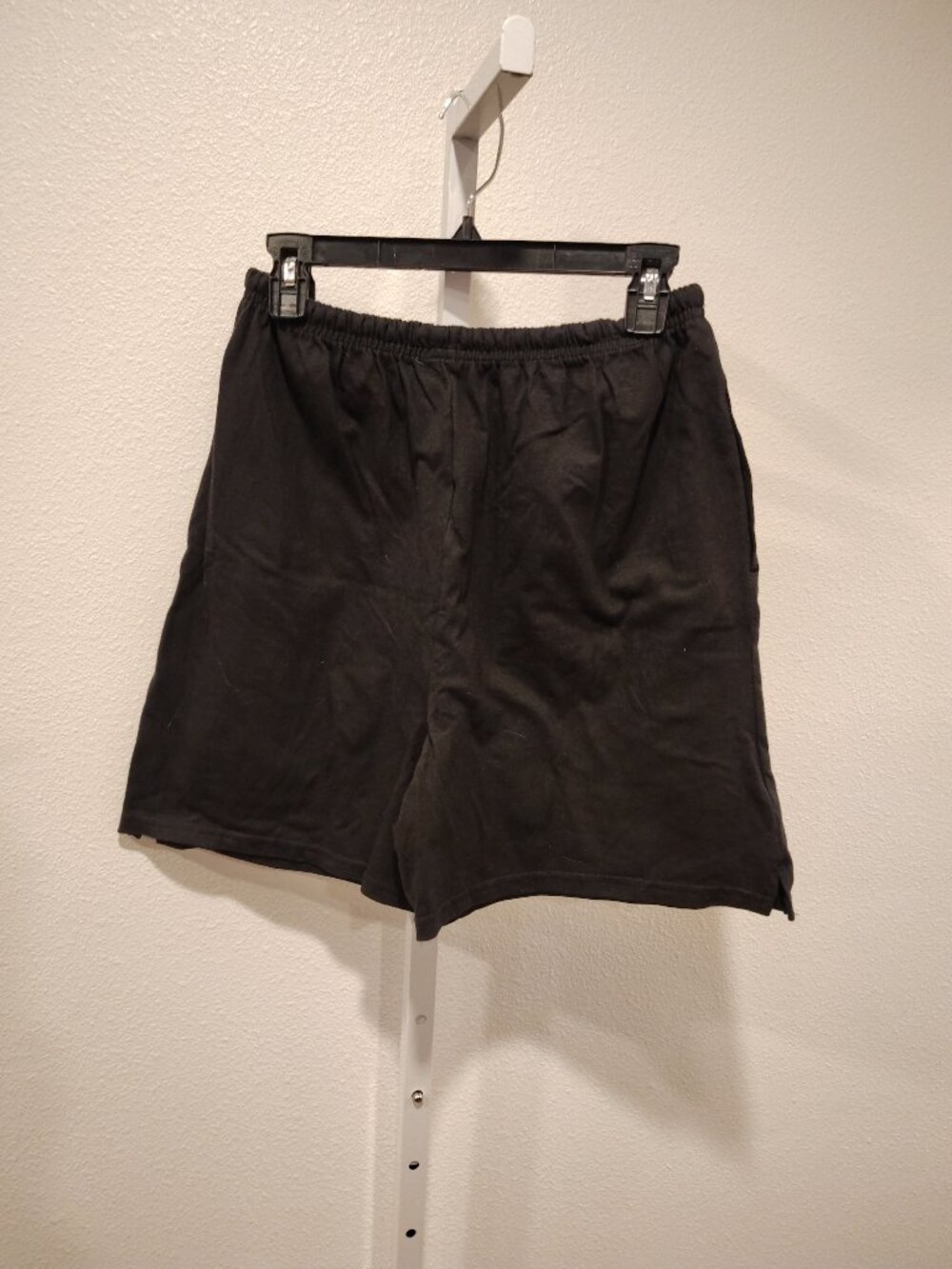Hanes Her Way Women's Black Shorts Size Medium Cotton Elastic Waistband Pockets - Picture 9 of 10